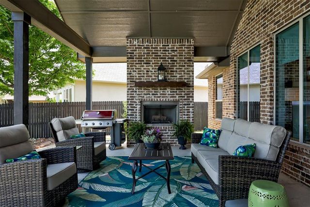 15404 Kestral Park Court, Edmond, OK 73013