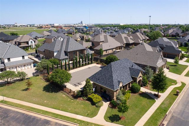 15404 Kestral Park Court, Edmond, OK 73013