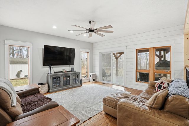 9610 N 250 E, Wheatfield, IN 46392