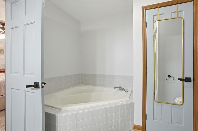 9610 N 250 E, Wheatfield, IN 46392