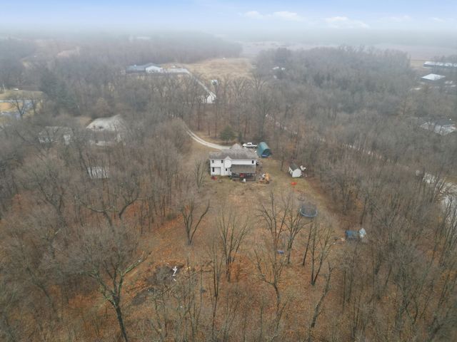 9610 N 250 E, Wheatfield, IN 46392