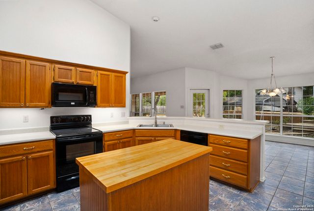 8902 Enchanted Park, Boerne, TX 78015