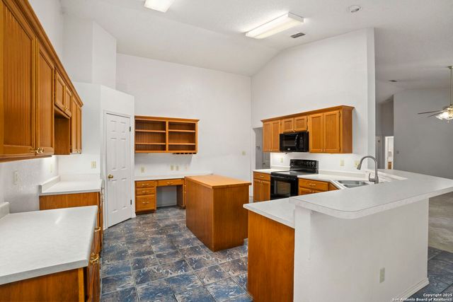 8902 Enchanted Park, Boerne, TX 78015