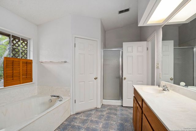 8902 Enchanted Park, Boerne, TX 78015