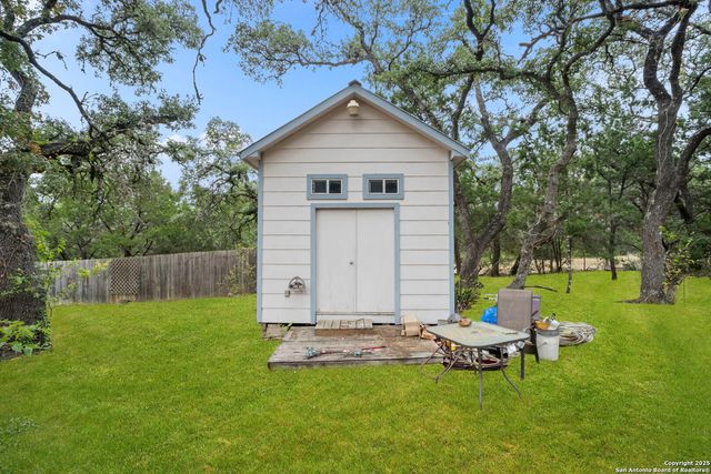 8902 Enchanted Park, Boerne, TX 78015