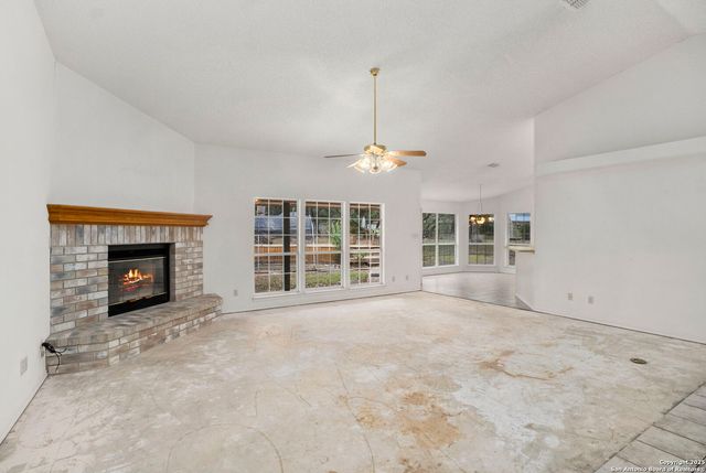 8902 Enchanted Park, Boerne, TX 78015