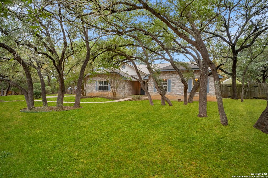 8902 Enchanted Park, Boerne, TX 78015