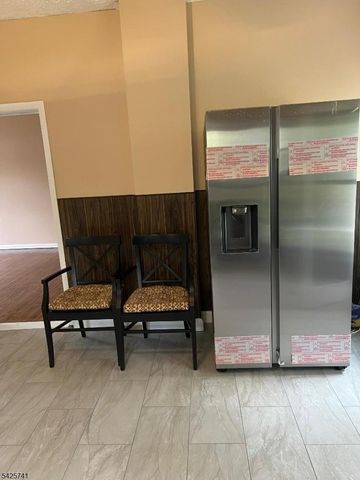 11 Griggs Pl, Manville Boro, NJ 08835