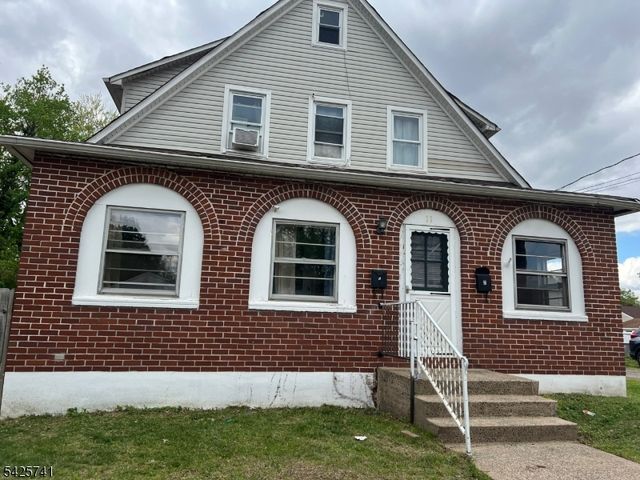 11 Griggs Pl, Manville Boro, NJ 08835