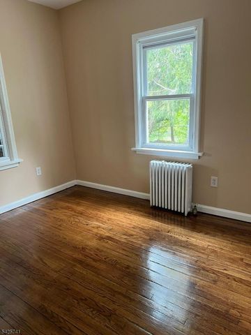 11 Griggs Pl, Manville Boro, NJ 08835