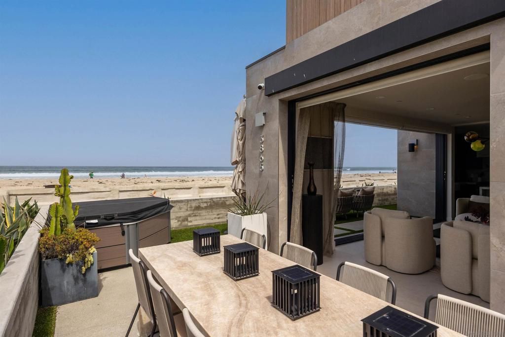 Image 1 of property listing at 3865 Ocean Front Walk, San Diego, CA 92109
