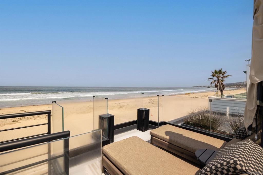Image 19 of property listing at 3865 Ocean Front Walk, San Diego, CA 92109