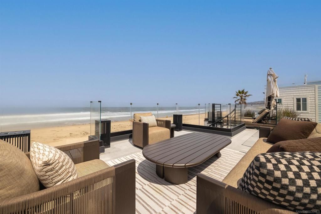 Image 20 of property listing at 3865 Ocean Front Walk, San Diego, CA 92109
