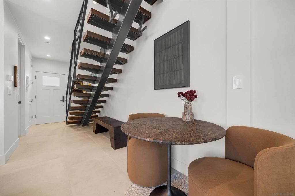Image 8 of property listing at 3865 Ocean Front Walk, San Diego, CA 92109