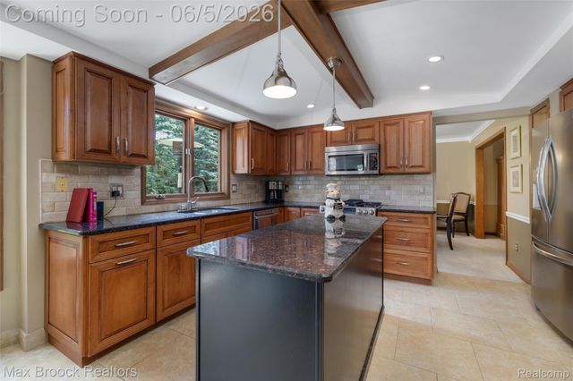 2773 Winter Park Road, Rochester Hills, MI 48309