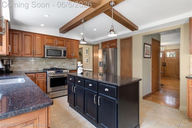 2773 Winter Park Road, Rochester Hills, MI 48309