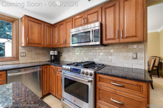 2773 Winter Park Road, Rochester Hills, MI 48309