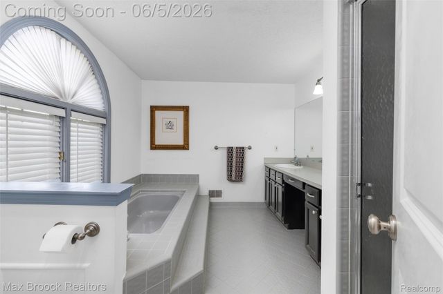 2773 Winter Park Road, Rochester Hills, MI 48309