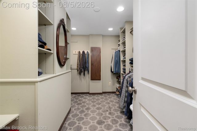 2773 Winter Park Road, Rochester Hills, MI 48309