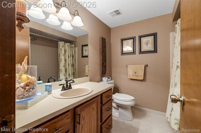 2773 Winter Park Road, Rochester Hills, MI 48309