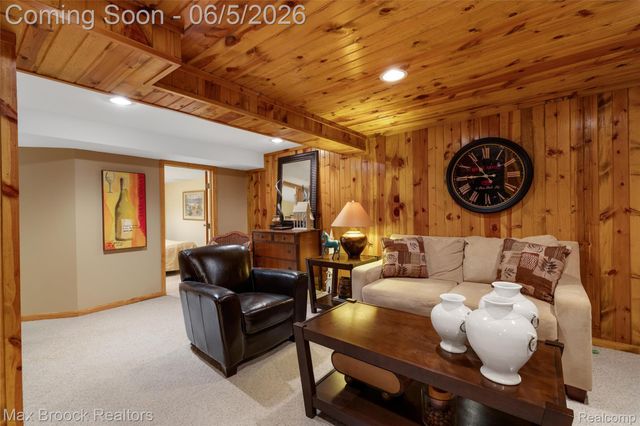 2773 Winter Park Road, Rochester Hills, MI 48309