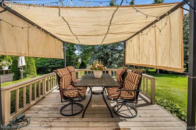 2773 Winter Park Road, Rochester Hills, MI 48309