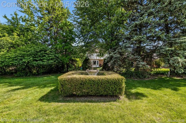 2773 Winter Park Road, Rochester Hills, MI 48309