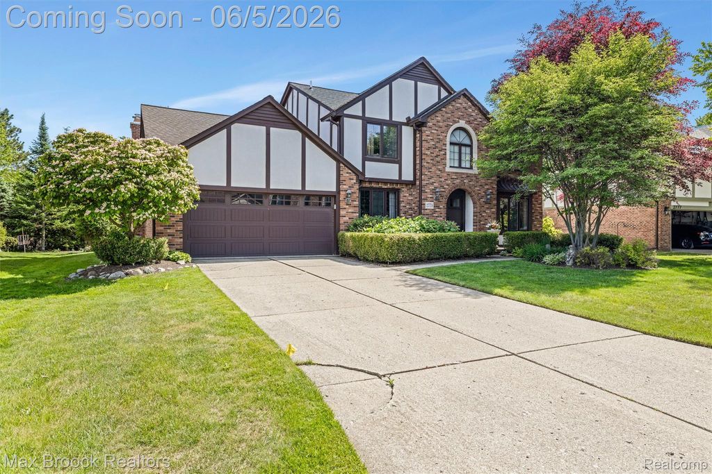 2773 Winter Park Road, Rochester Hills, MI 48309