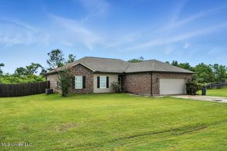 63 Meadow Path Circle, Picayune, MS 39466