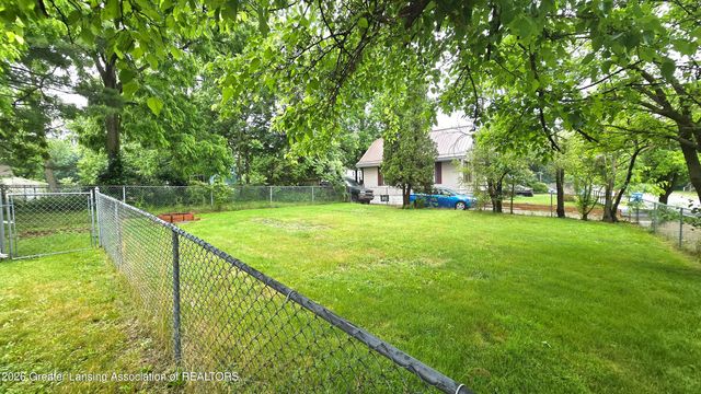 1220 Whyte Street, Lansing, MI 48906