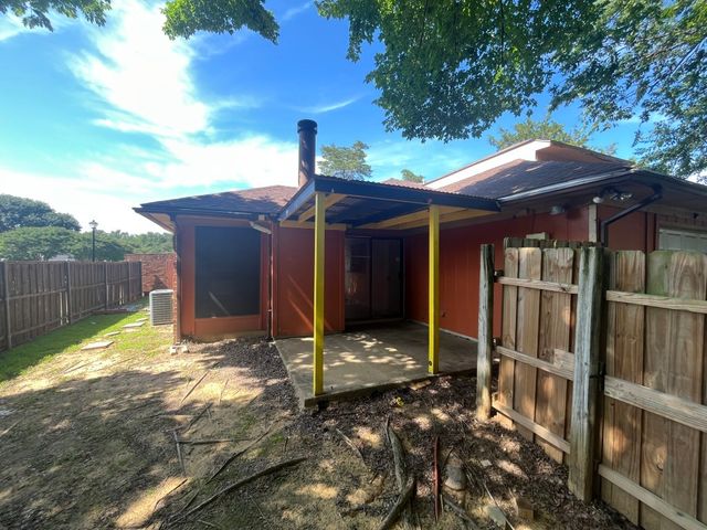 10204 Oak Terrace Circle, Dallas, TX 75227