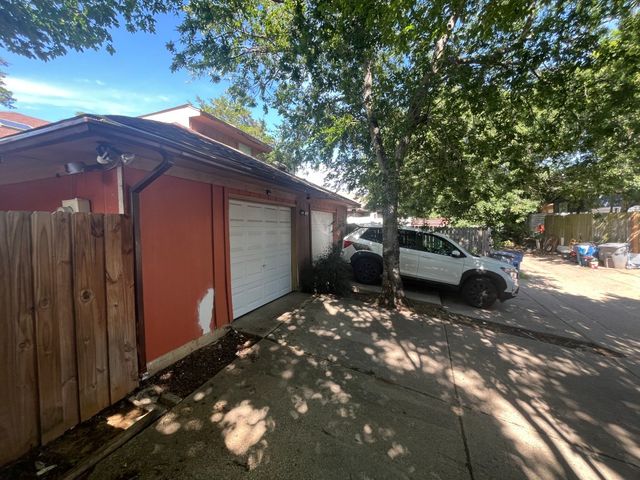 10204 Oak Terrace Circle, Dallas, TX 75227