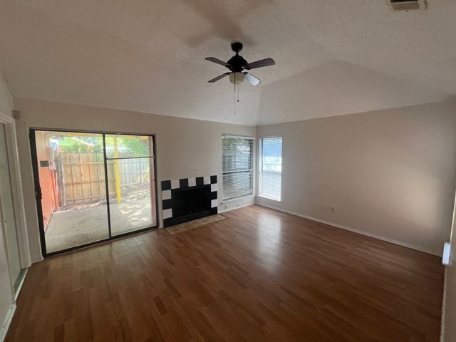 10204 Oak Terrace Circle, Dallas, TX 75227