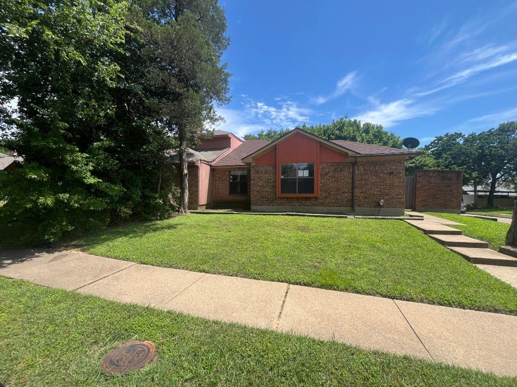 10204 Oak Terrace Circle, Dallas, TX 75227