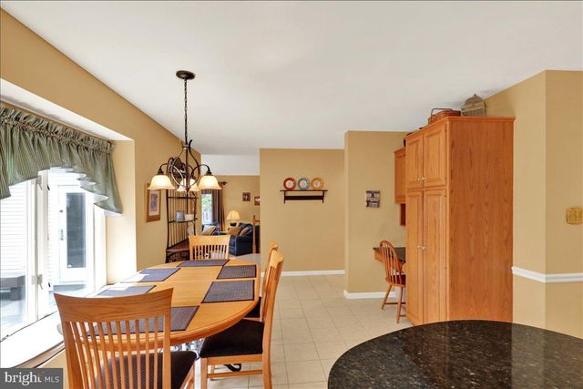 200 STURBRIDGE DR, Wyomissing, PA 19610
