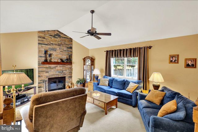200 STURBRIDGE DR, Wyomissing, PA 19610