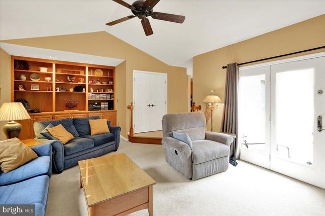 200 STURBRIDGE DR, Wyomissing, PA 19610