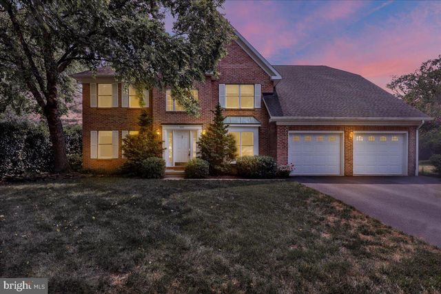 200 STURBRIDGE DR, Wyomissing, PA 19610