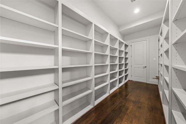 5307 Huckleberry Lane, Houston, TX 77056