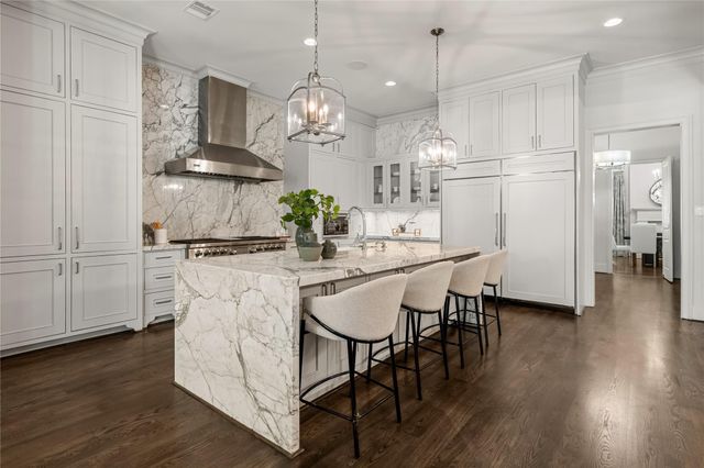 5307 Huckleberry Lane, Houston, TX 77056