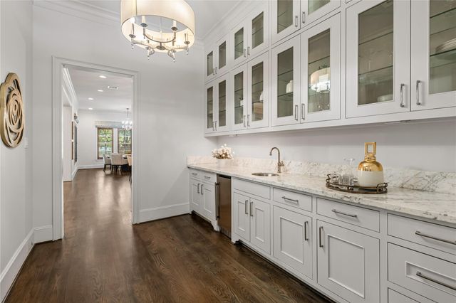 5307 Huckleberry Lane, Houston, TX 77056