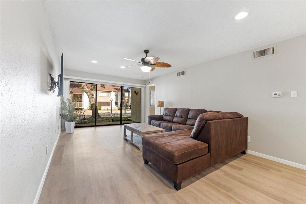 12100 Melville Drive 409D, Montgomery, TX 77356