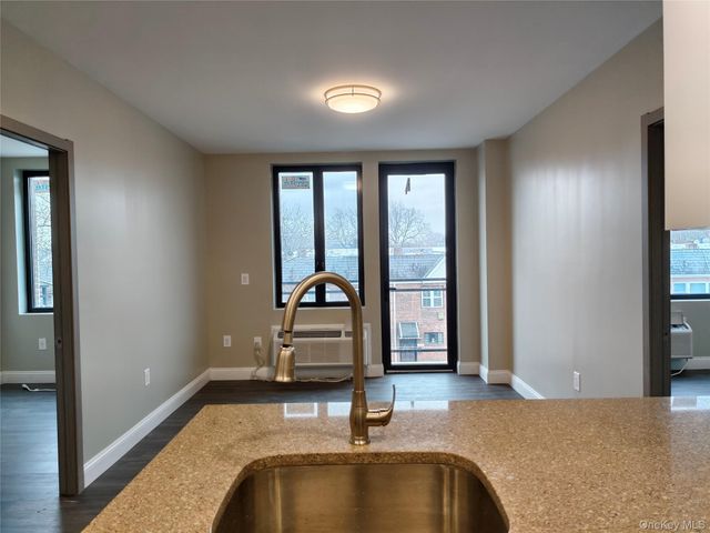 163-07 72nd Ave 3G, Fresh Meadows, NY 11365