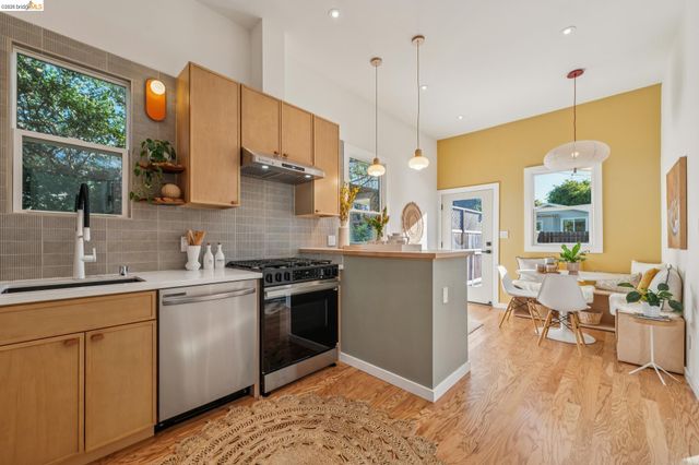 1339 Kains Ave, Berkeley, CA 94702