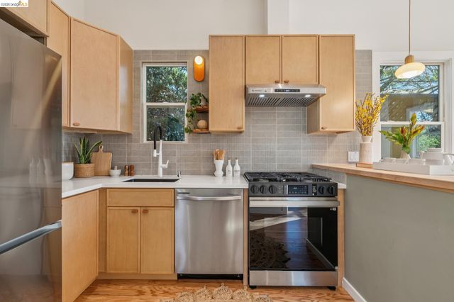 1339 Kains Ave, Berkeley, CA 94702