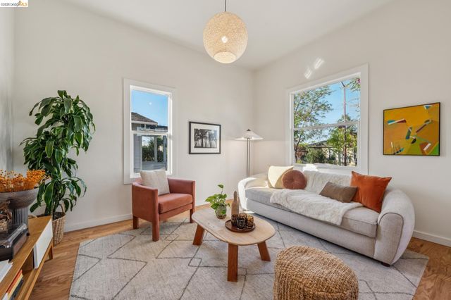 1339 Kains Ave, Berkeley, CA 94702