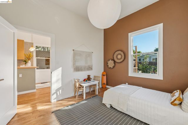 1339 Kains Ave, Berkeley, CA 94702