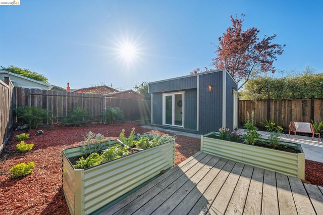 1339 Kains Ave, Berkeley, CA 94702