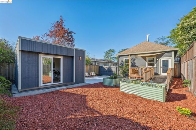 1339 Kains Ave, Berkeley, CA 94702