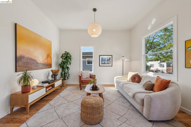 1339 Kains Ave, Berkeley, CA 94702